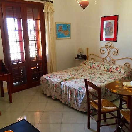 Guest House Al Giardino Dei Limoni Favignana Exterior photo